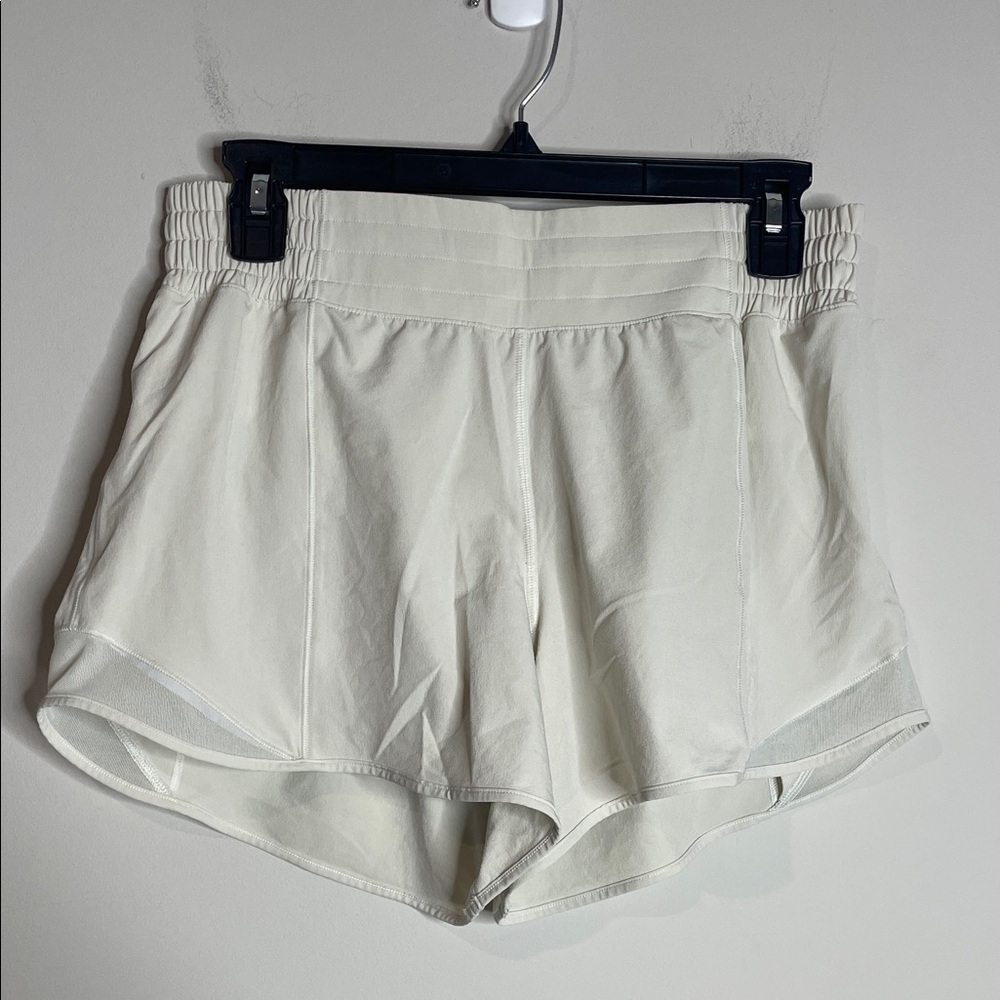Sold Lululemon | Women’s Hotty Hot Athletic Shorts in Bone Size 8 - Picture 2 of 7